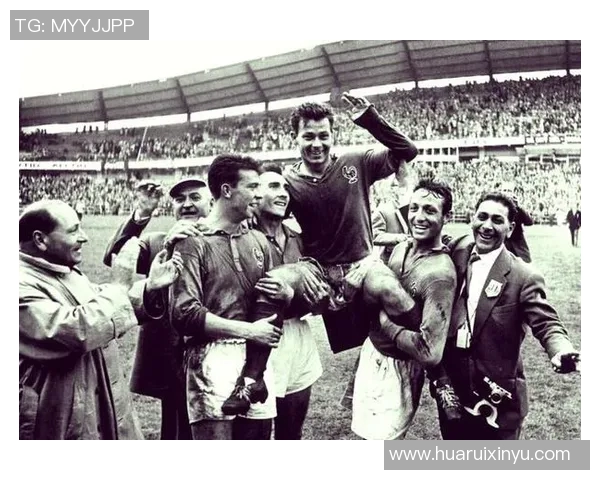 足球史上十大传奇球星盘点与精彩瞬间回顾 足球史上十大传奇球星盘点与精彩瞬间回顾