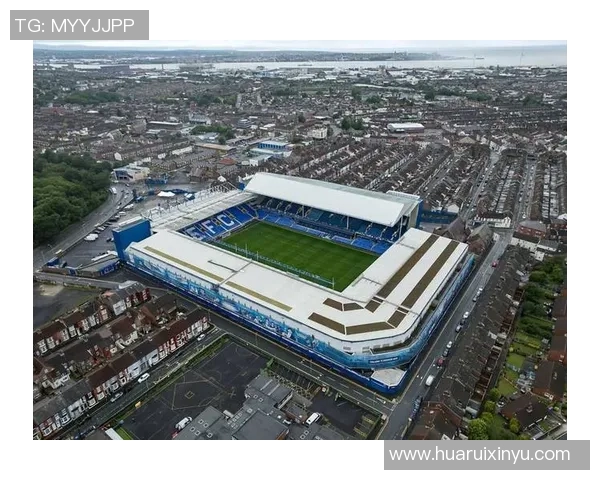 足球巨星引领潮流全方位解析球场传奇与个人风采的完美结合 足球巨星引领潮流全方位解析球场传奇与个人风采的完美结合