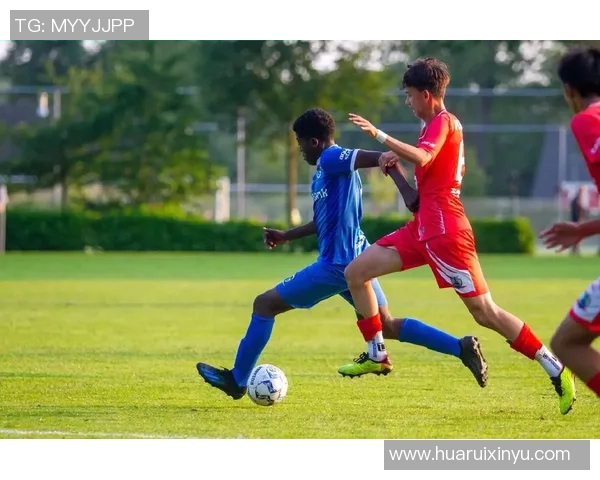 1982年出生的足球巨星：从青年才俊到世界顶级球员的成长历程